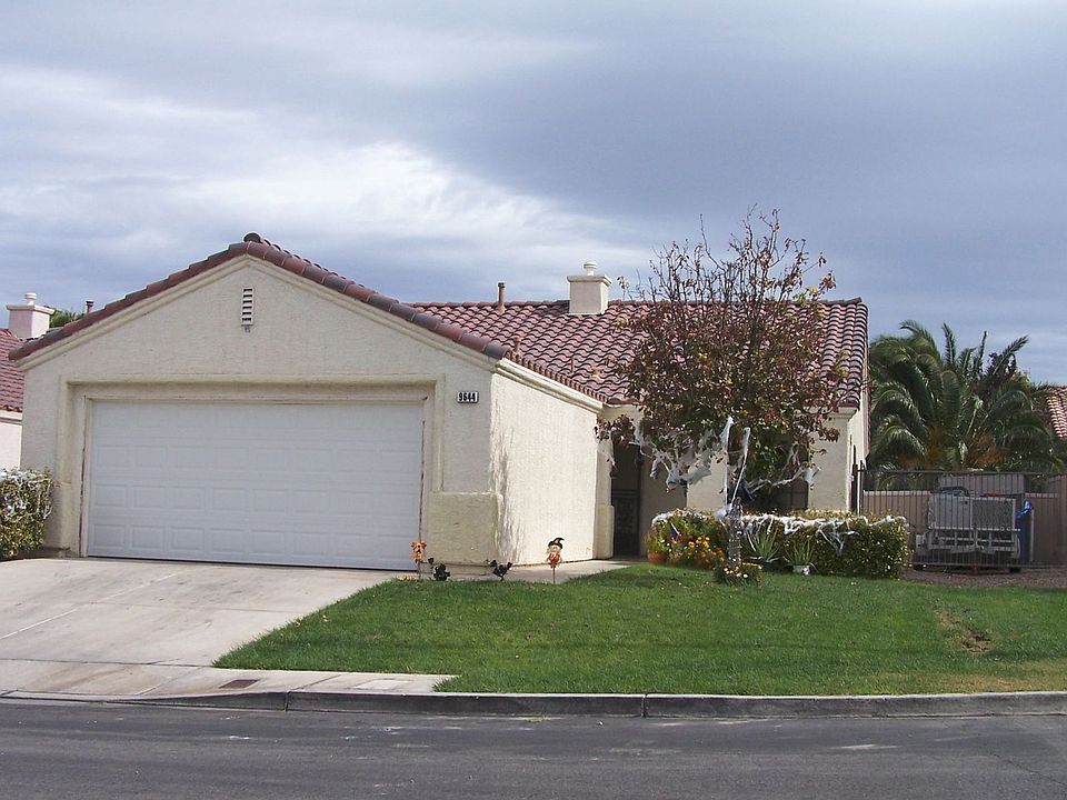 1st image of 9644 Sky Hollow Dr