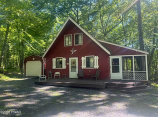 2149 Sparrow Rd, Bushkill, PA 18324