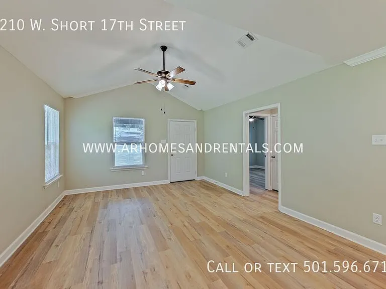 2210 W Short 17th St — Photo 2