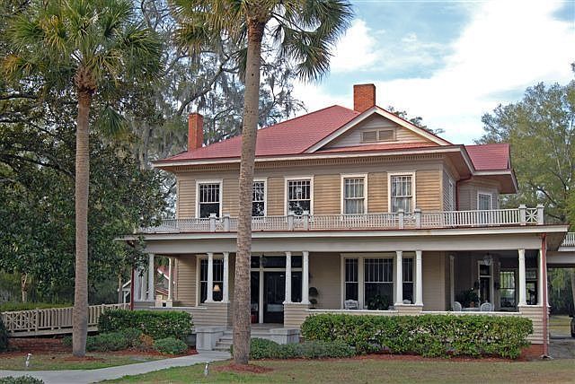 Beautiful Grand Estate 