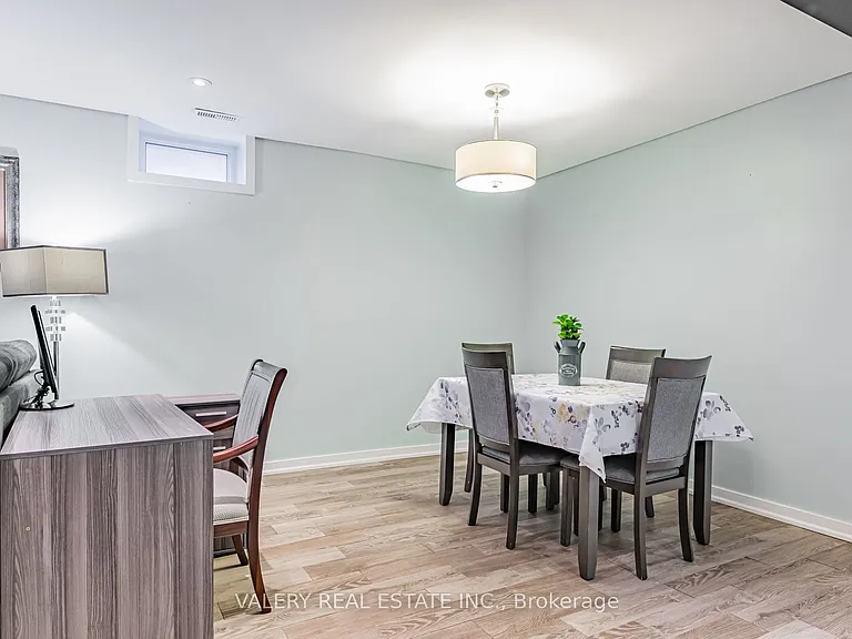 110 Strathnairn Ave #LOWER — Photo 3