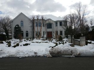 6 Richard Rd, Edison, NJ 08820