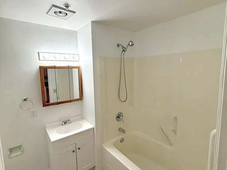 Parkland Manor — Photo 6
