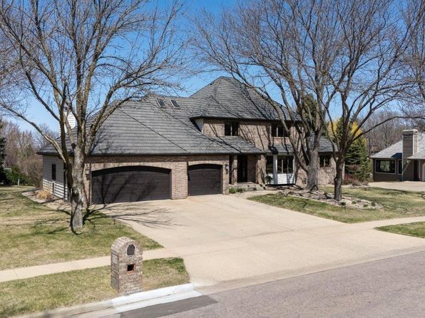 904 W Chicory Ln, Sioux Falls, SD 57108