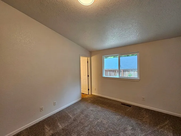 885 Creek Ct NW — Photo 10