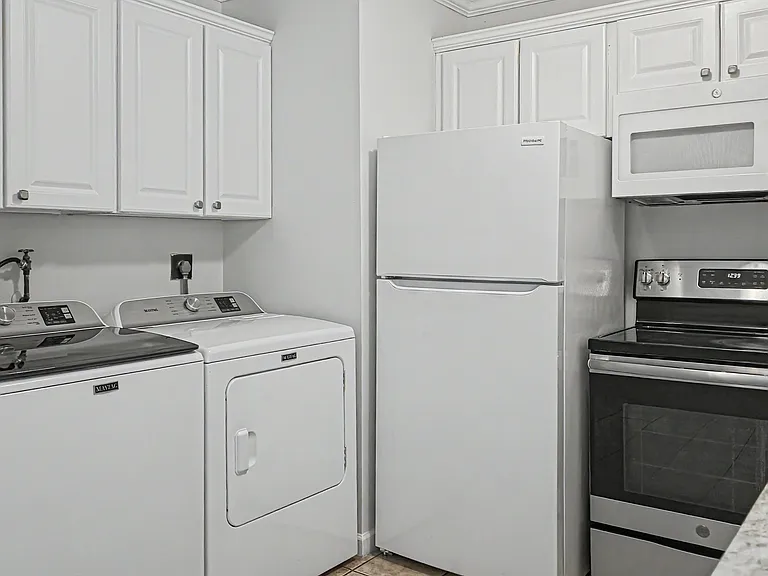 2736 Glengyle Dr #3 — Photo 7