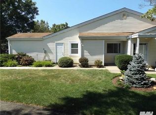 701 Bentley Ct #B, Saint James, NY 11780