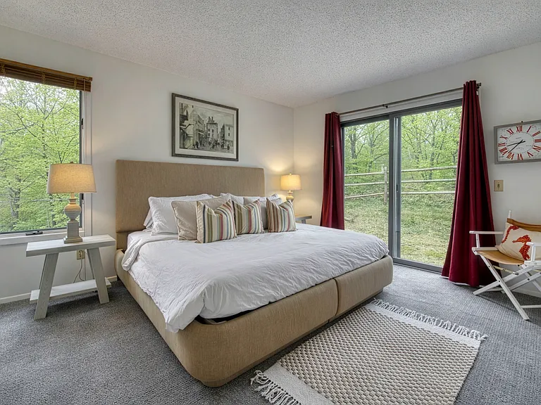 16 Elm Ln — Photo 7