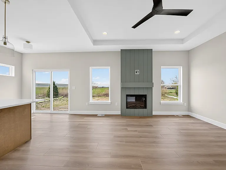 1275 Eisenhower Blvd — Photo 28