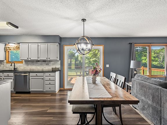 5th image of 155 Timber Ridge Dr
