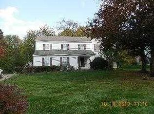 1356 E Fairview Ln, Rochester Hills, MI 48306