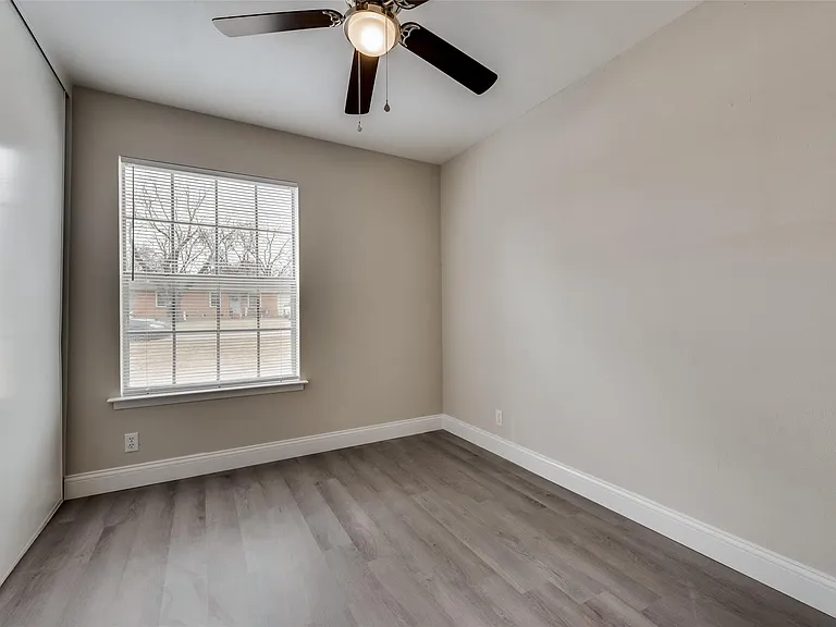 1114 Anthony Dr — Photo 8