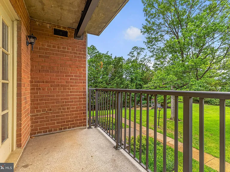 3334 Spring Ln #B30 — Photo 18