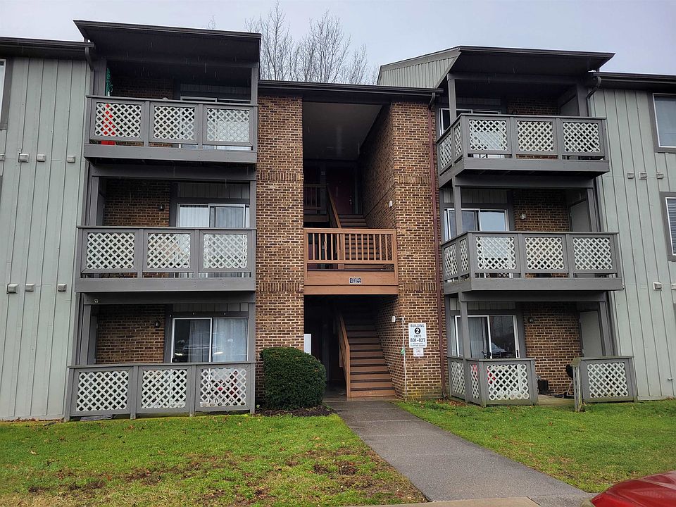 1st image of 827 Claytor Sq #827