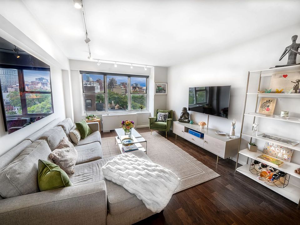 1st image of 33 Greenwich Ave APT 9G