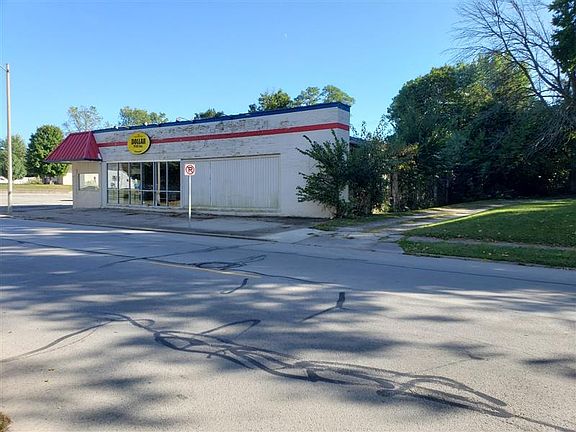 3rd image of 605 W Market St