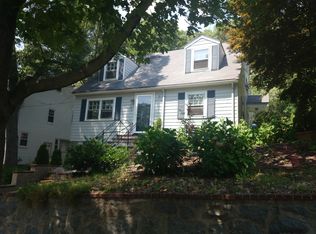 22 Crehore Rd, Chestnut Hill, MA 02467
