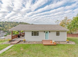 208 Johnston St, Jeannette, PA