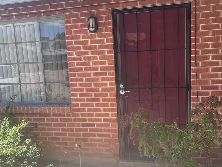 407-427 E Drachman St — Photo 10