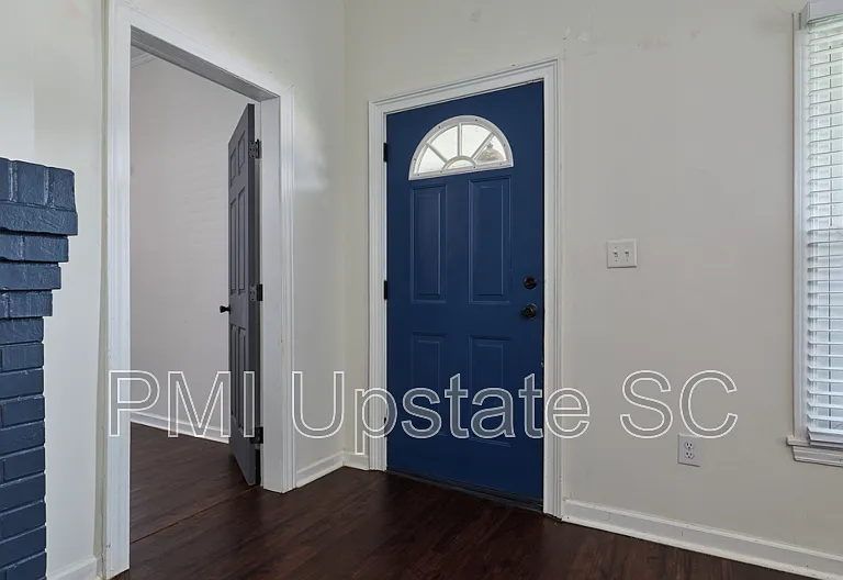 79 Allen St — Photo 5