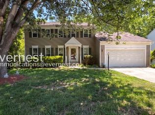 11829 Parliament Dr, Woodbridge, VA 22192