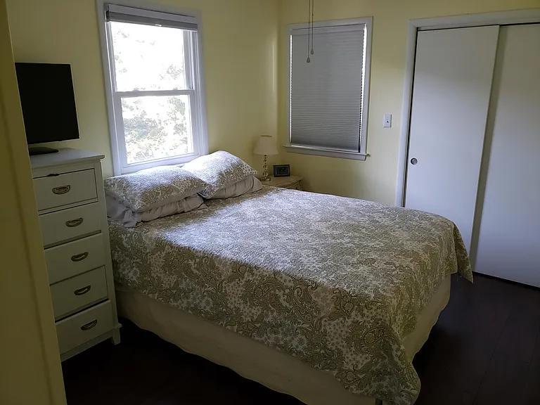 1250 Bay Ave #2 — Photo 9