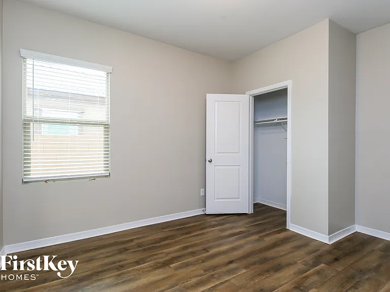 398 W Powell Dr — Photo 10