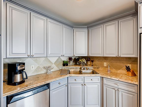 5th image of 8100 E Union Ave Unit 2206