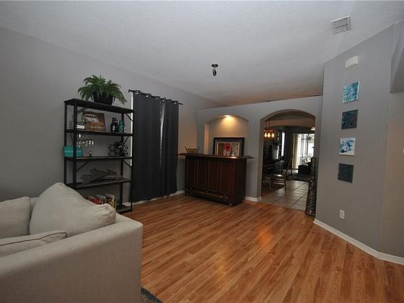 3rd image of 4749 Riverton Dr
