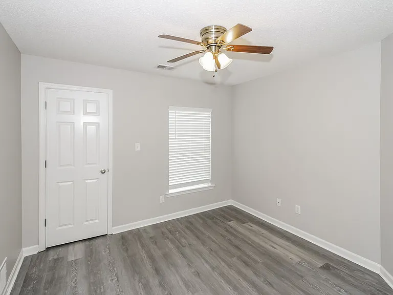 11662 Underwood Dr — Photo 10