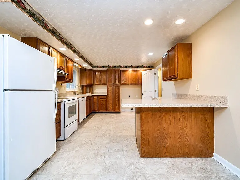 1121 Peidmont Dr — Photo 18
