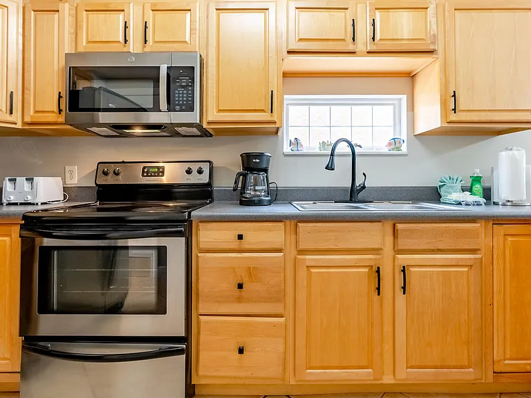 16908 Innocente Ave #B — Photo 6