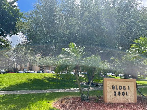 5th image of 3001 W Rolling Hills Cir APT 504