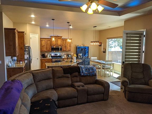 627 Great Room_07022021