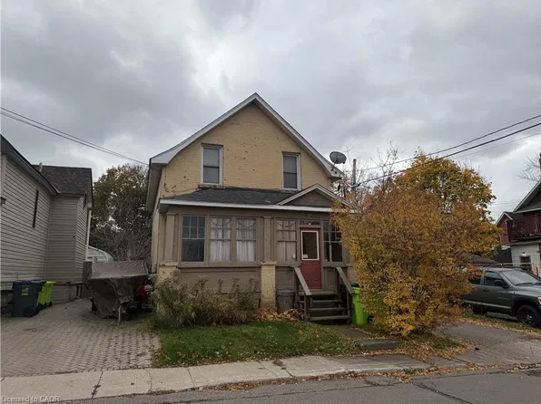 14 Abbott St, Sault Ste. Marie, ON P6A 2V9