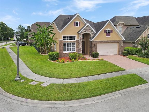 4th image of 930 Spring Oak Cir