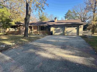 1821 Arrowhead Dr, Beloit, WI 53511