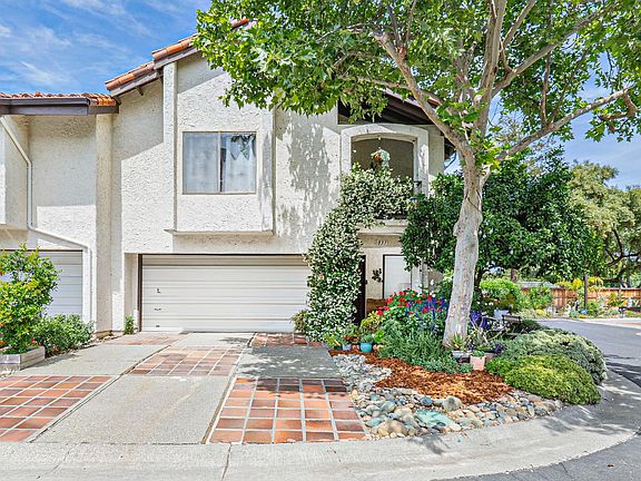 2nd image of 837 Lake Terrace Cir