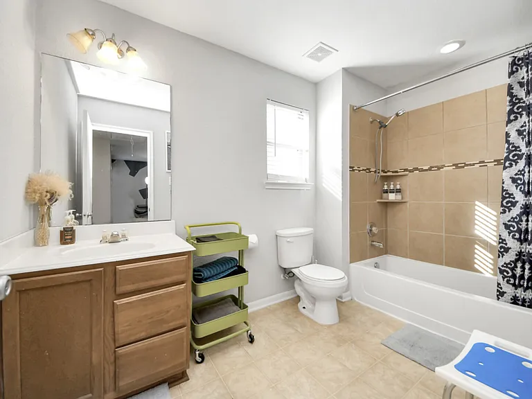 Garden Gate Ct — Photo 17