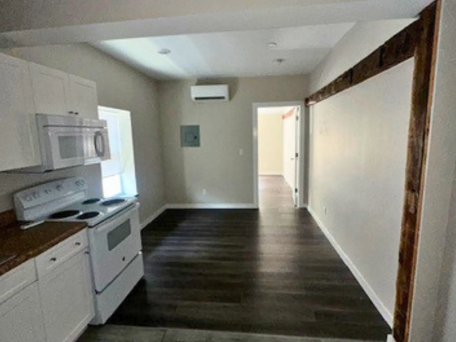 1613 Main Street - 1 — Photo 4