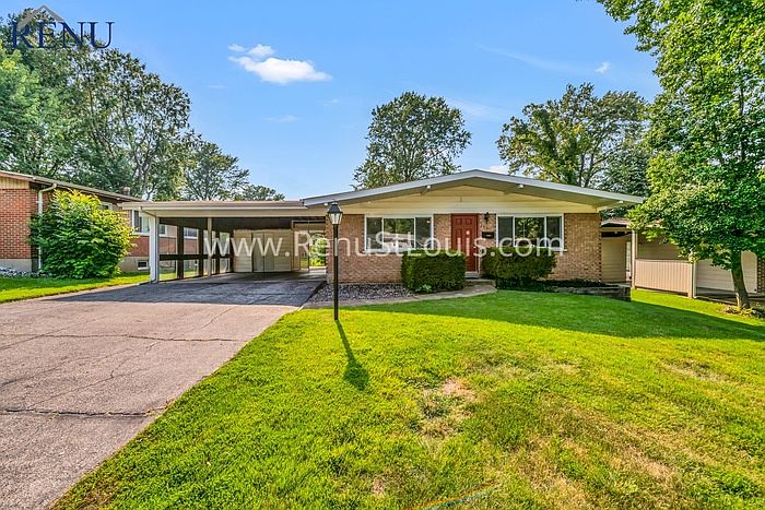 1st image of 585 Pimlico Dr