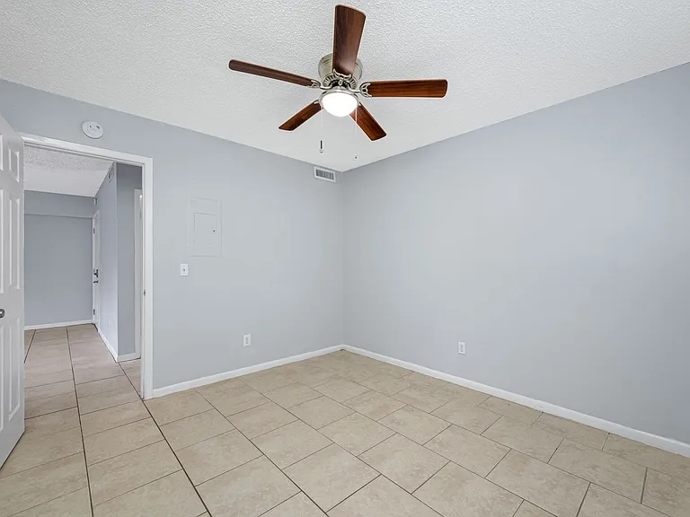 5113 N Nebraska Ave — Photo 16