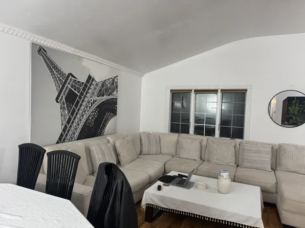 264 Sandalwood Dr Floor 1, Staten Island, NY 10308