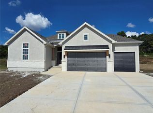 2108 SW Wheatfield Dr, Lees Summit, MO 64082