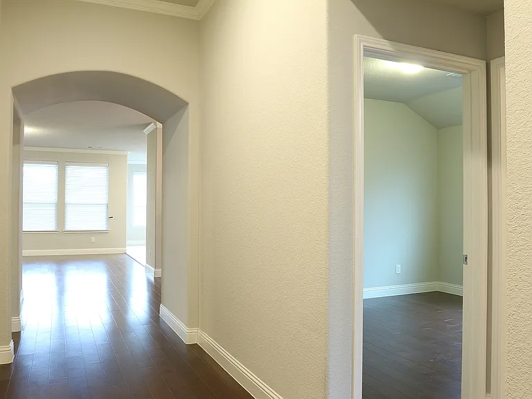 1108 Kingston Ct — Photo 11