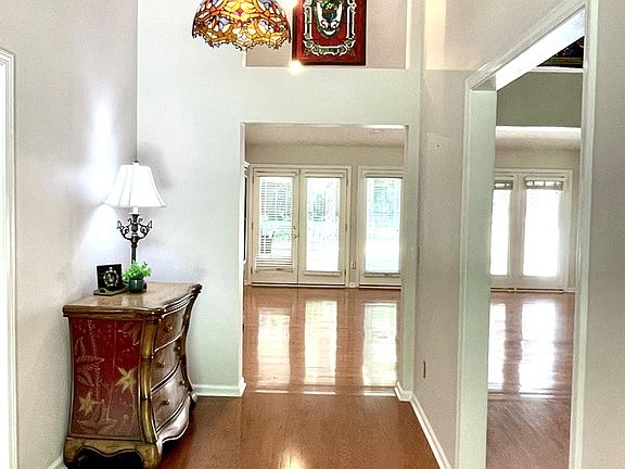 5th image of 1603 Montcliff Dr