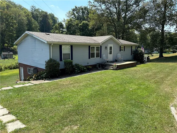 3571 W Crawford Ave, Dunbar, PA 15431
