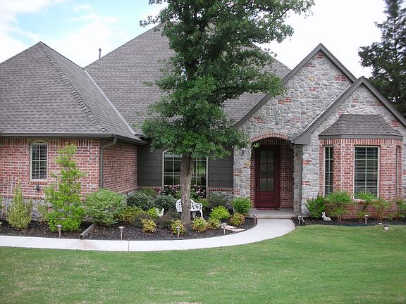Love the Curb Appeal! 