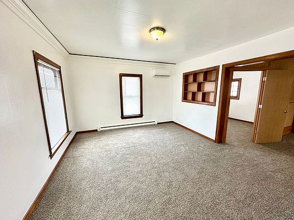 5th image of 610 S Pine St