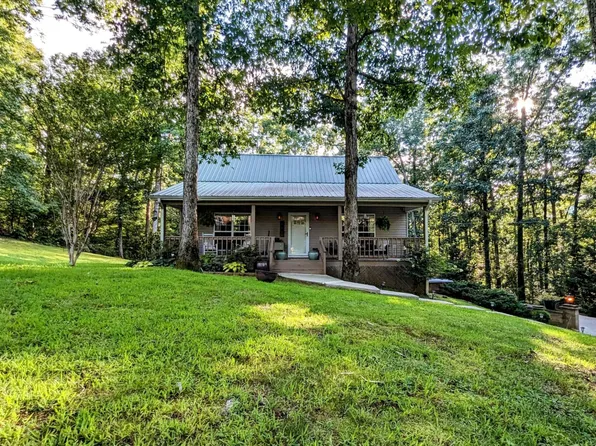 128 Winter Ln, Trenton, GA 30752